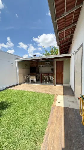 Linda casa em Condominio pequeno