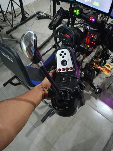Vendo câmbio G27 para simulador de corrida já com adaptador usb