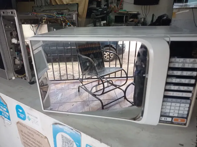 Microondas Midea espelhado 20 litros