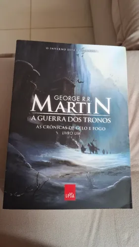 Livro Cronicas de Gelo e Fogo