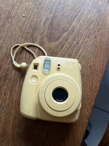 Instax mini 8 amarela
