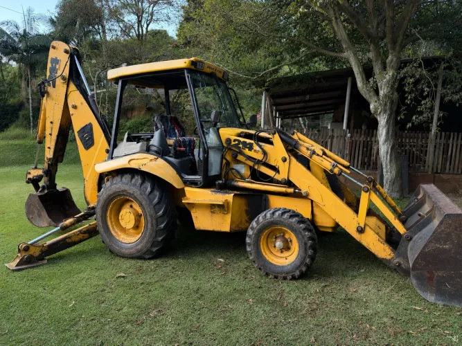 Retroescavadeira JCB 97