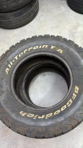 Pneus 245/70/16 marca bfgoodrich