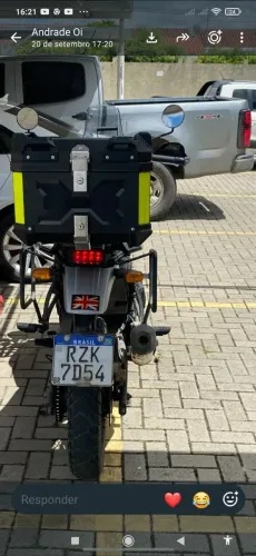 Moto muito nova toda em ordem com dois pneus novos pra colocar 