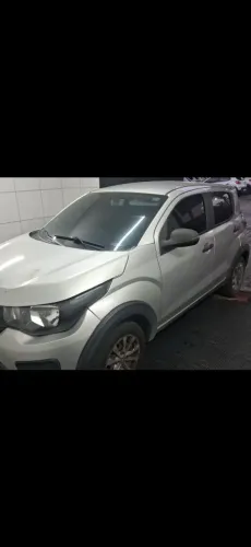Carro disponível pra motorista de aplicativo.