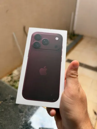 iPhone 18 Pro Burgundy (vinho) LACRADO