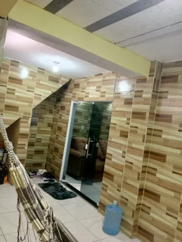 Vende se uma casa no terréo