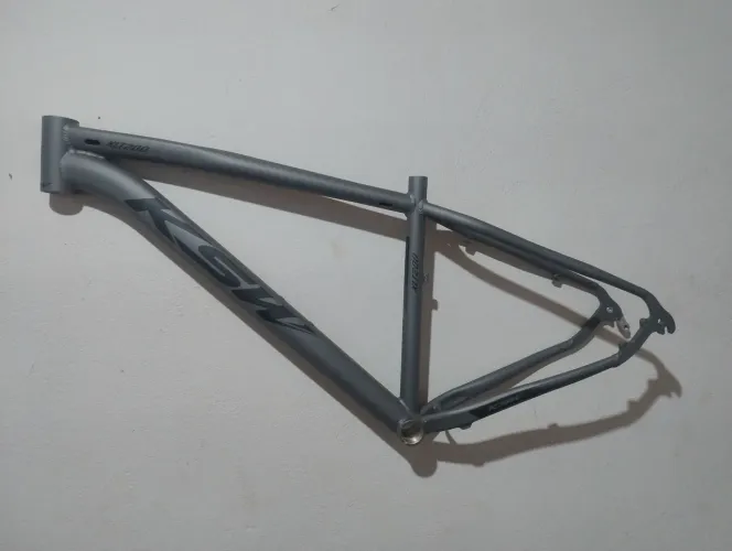 Quadro da marca ksw tamanho 17