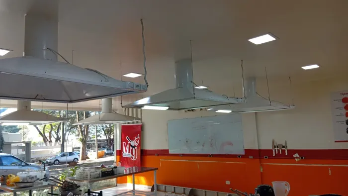Vendo coifas em ótimos estado medidas 1m x 1m