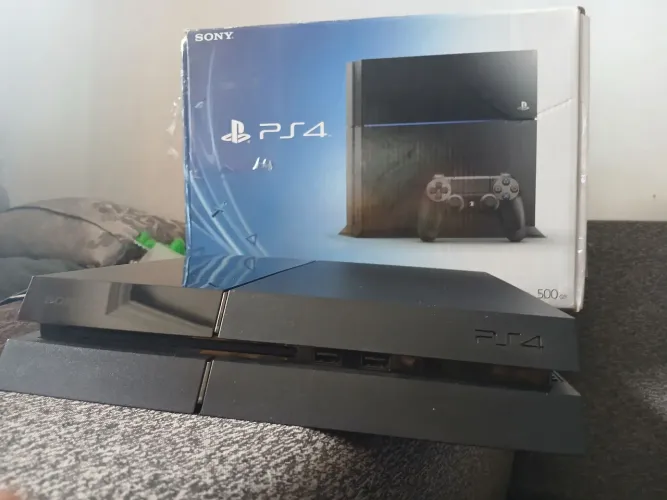 Ps4 Semi novo