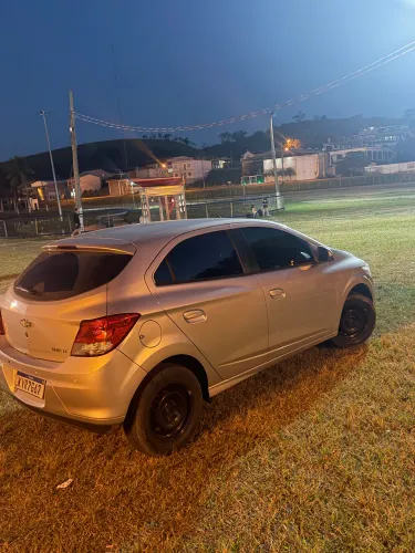 Chevrolet Onix Hatch LT 1.0 8V Flex Power Mec. 4P 2013