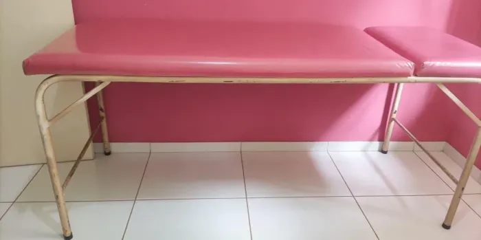 Divã clínico 