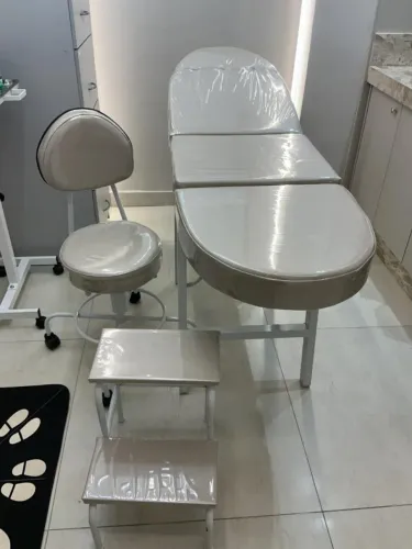 Kit clínica de estética com Maca, mocho e escada