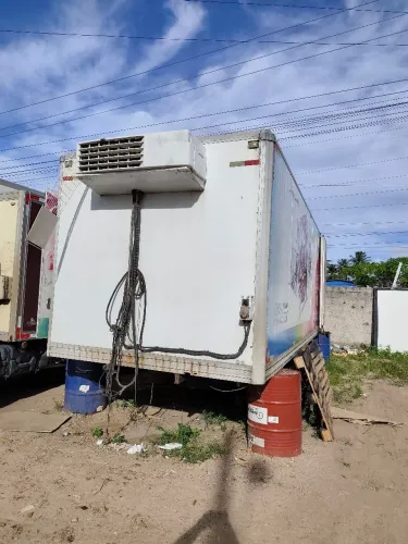 BAÚ FRIGORÍFICO FIBRASIL COM FRIO THERMO KING V500 ELÉTRICO E ACOPLADO
