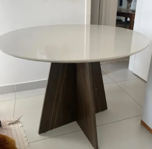 Mesa de jantar redonda