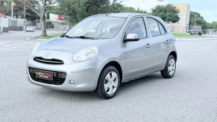 Nissan March 1.0 16V Flex Fuel 5P 2013