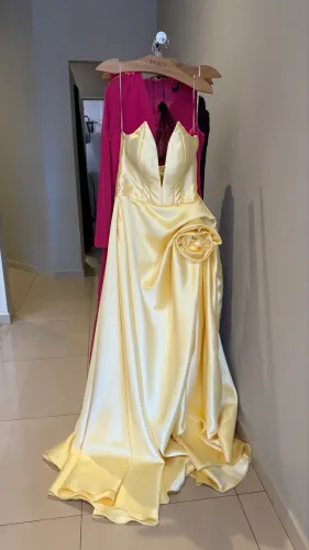 Vendo vestido de festa amarelo manteiga 