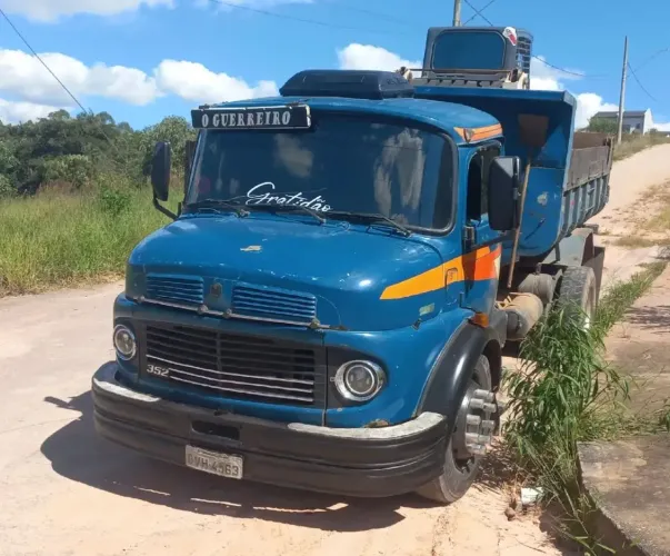 Vendo caminhao cacamba