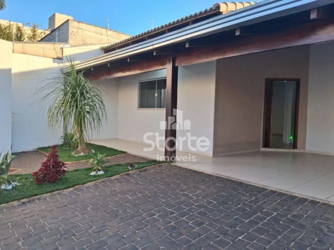 Casa com 3 dormitórios à venda, 180m² por R$ 750.000 - Alto Umuarama - Uberlândia/MG