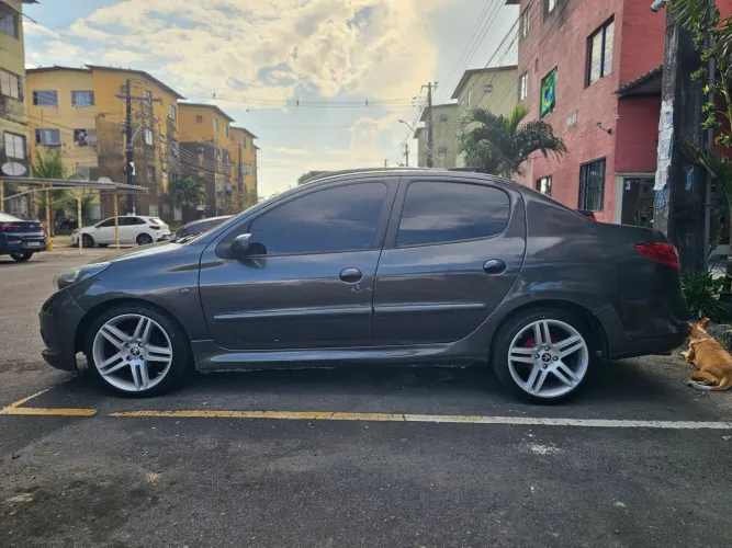 Peugeot 207 Sedan Passion XR 1.4 Flex 8V 4P 2012
