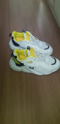 Tenis