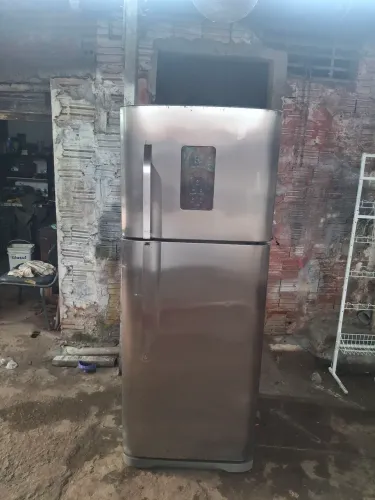 900$ geladeira usada frost free gelando.