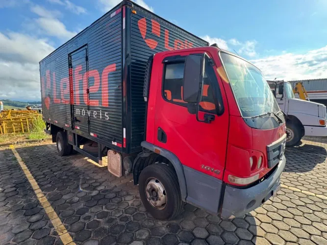 Caminhão 3/4 MB 1016 baú / único dono 