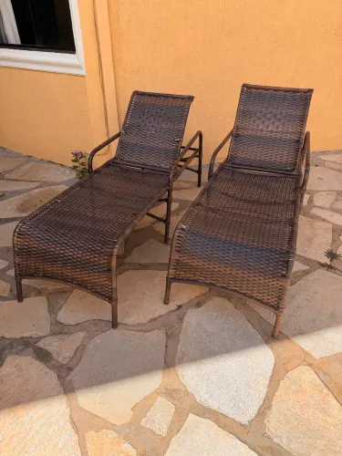 Espreguiçadeira para piscina Oportunidade.