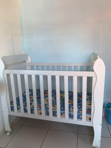 Vende-se berço 