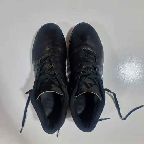 Chuteira Adidas Predator Essentials