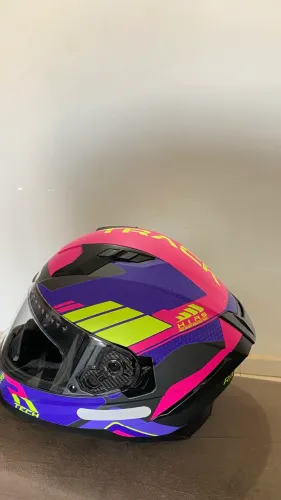 Capacete Race Tech semi novo, com viseira solar interna.