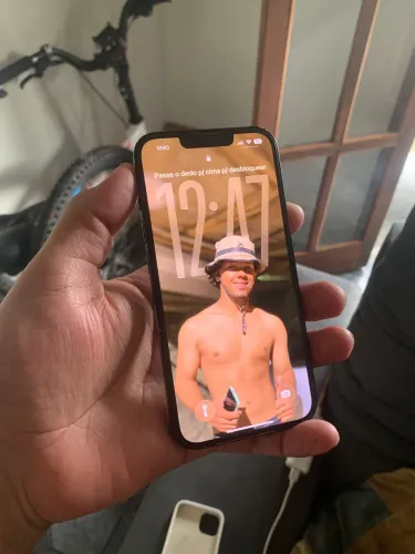 iPhone 13 - 128gb