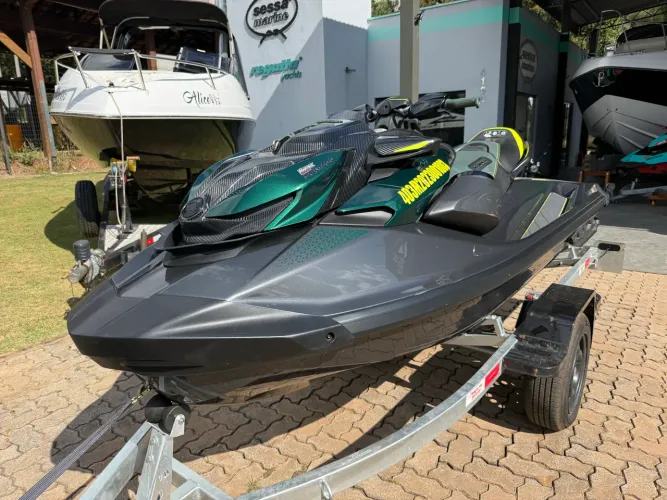 Sea Doo RXP-X Apex 300 - Jet Ski