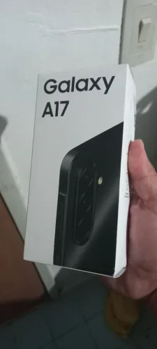 Vendo celular Samsung A17 256 GB lacrado na caixa