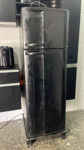 Vende-se geladeira usada