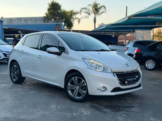 Peugeot 208 Griffe 1.6 Flex 16V 5P Aut. 2014