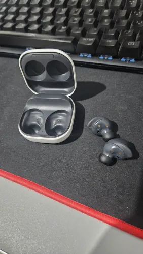 fone de ouvido buds fe