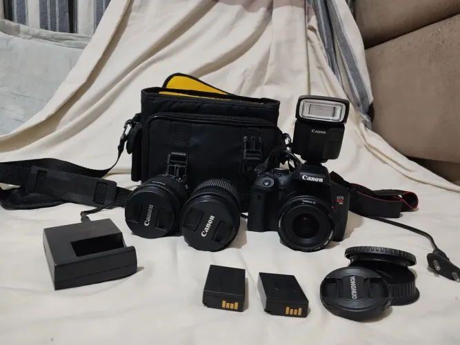 De $3000,00 por $2400 CAMERA FOTOGRÁFICA CANON T6I SEMI NOVA EM ÓTIMO ESTADO