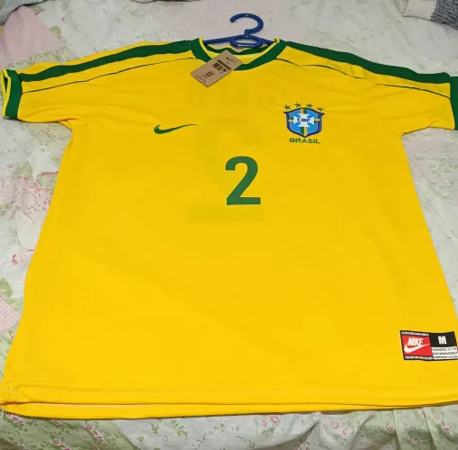 Camisa Brasil retrô Cafu com pequeno defeito