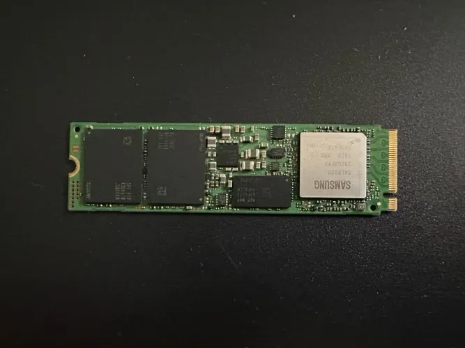 NVME SSD SAMSUNG