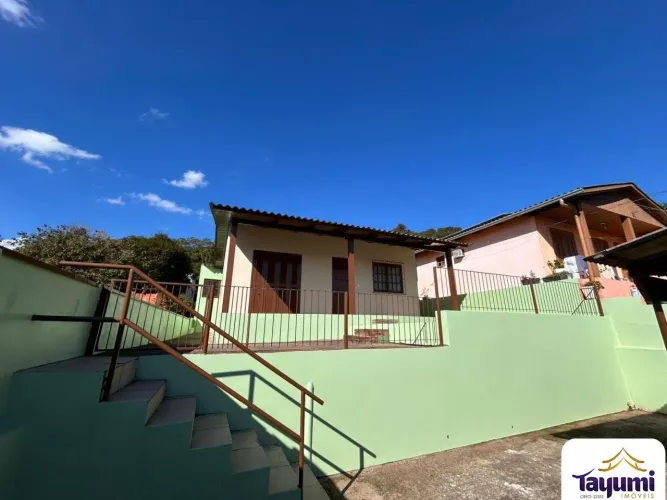 Casa à venda em Santa Cruz do Sul-RS, bairro São João: 2 quartos, 2 salas, 1 banheiro, 1 v