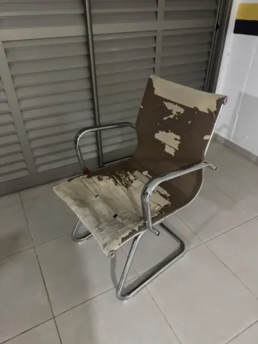 Cadeira de escritório estilo Eames base cromada (para reforma)