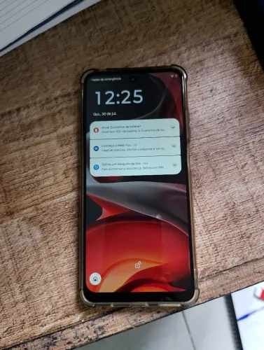 Aparelho em excelente estado, apenas colocar chip e utilizá-lo. Aparelho com carregador.