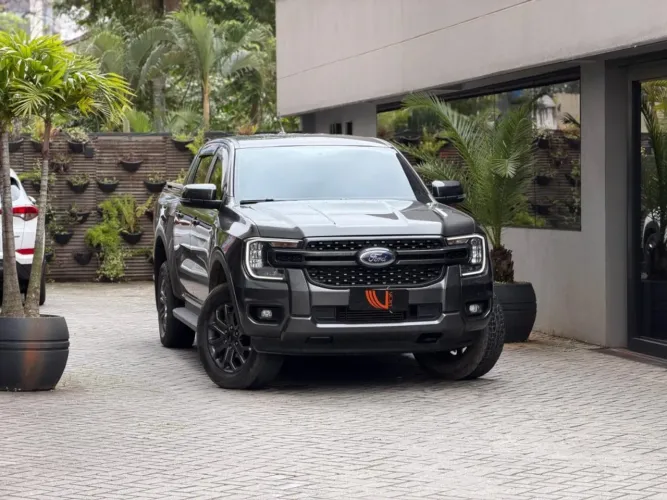 Ford Ranger Black 2.0 4X2 CD TB Diesel Aut. 2025