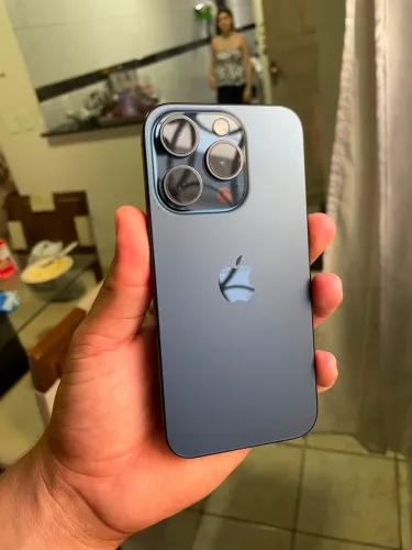 IPHONE 15 Pro 83% de bateria 128gb