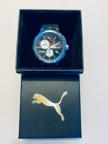 Relógio Puma aço com pulseira silicone.