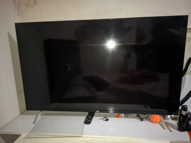 vendo televisão para retirada de peças