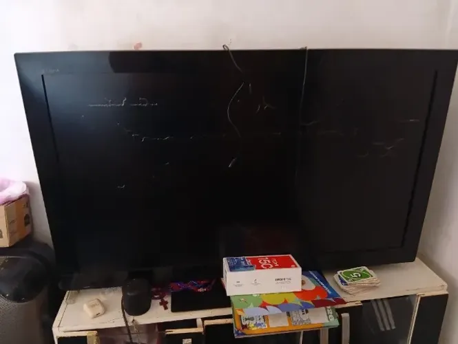 Televisão semi nova
