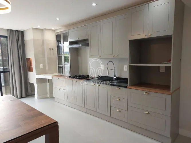 Apartamento semimobiliado para locação, 2 suítes, 2 vagas de garagem, bairro Praia dos Amo