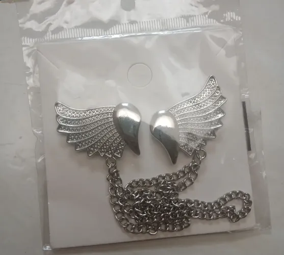 Broche asa de anjo metálico 